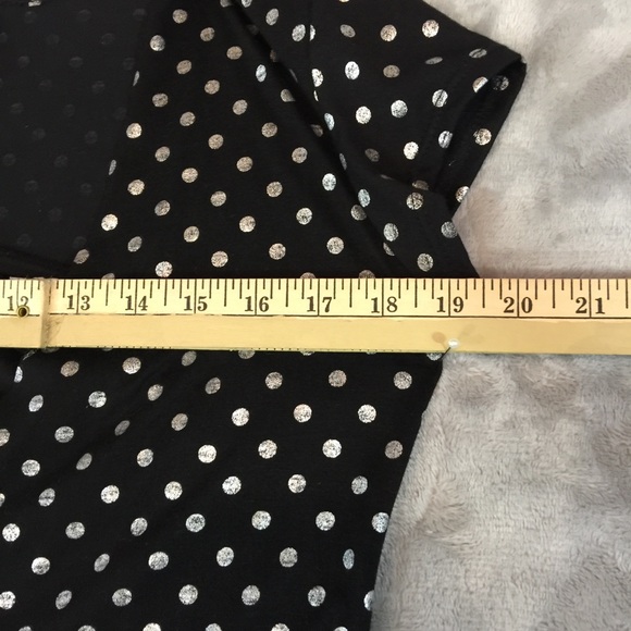 Discreet  Top - Picture 5 of 8